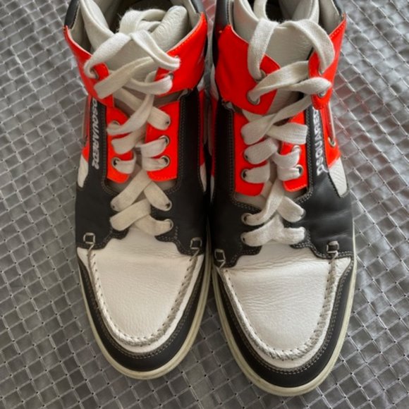 DSQUARED Other - DSQUARED2 men leather top tennis shoes size 10